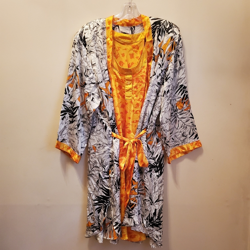 VINTAGE 1980's Chemise and Robe Set